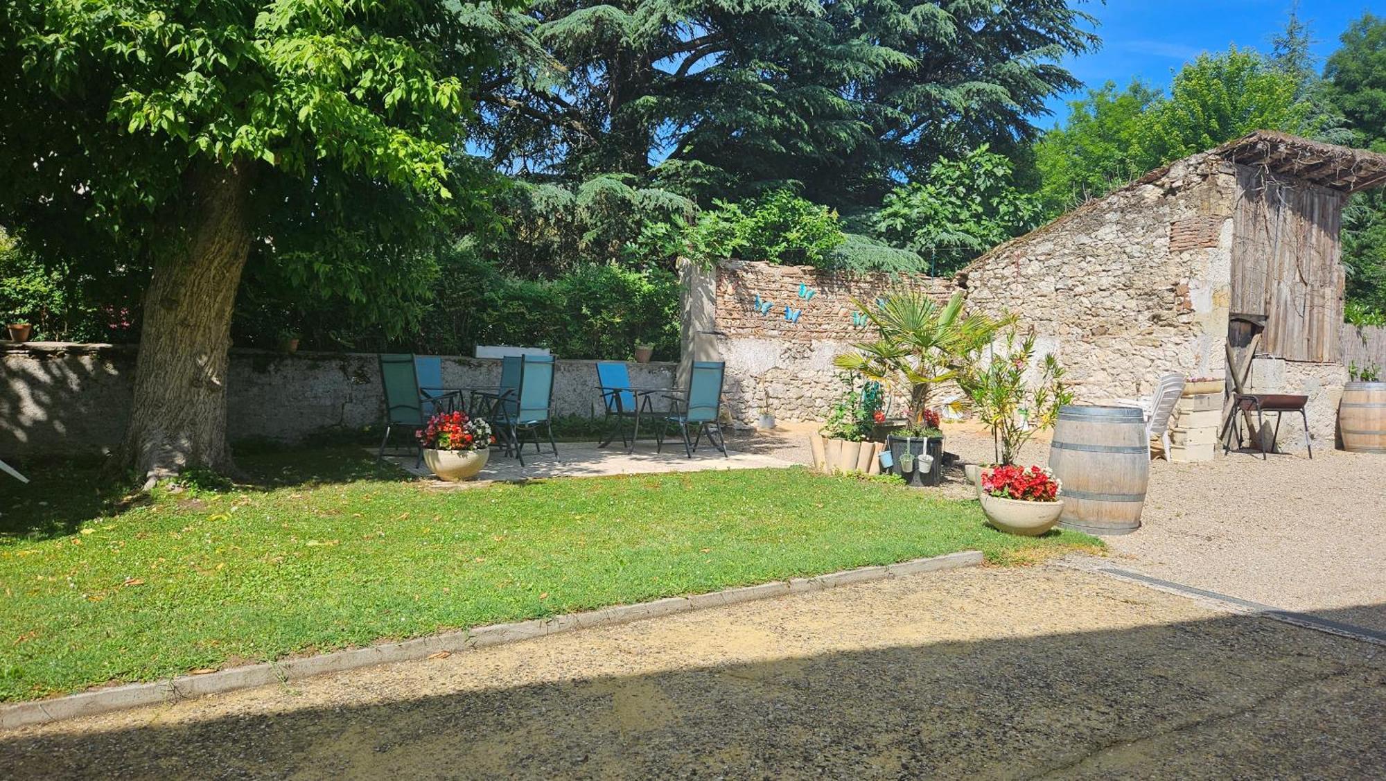 Les Deux Chênes Acomodação com café da manhã Le Fleix Exterior foto