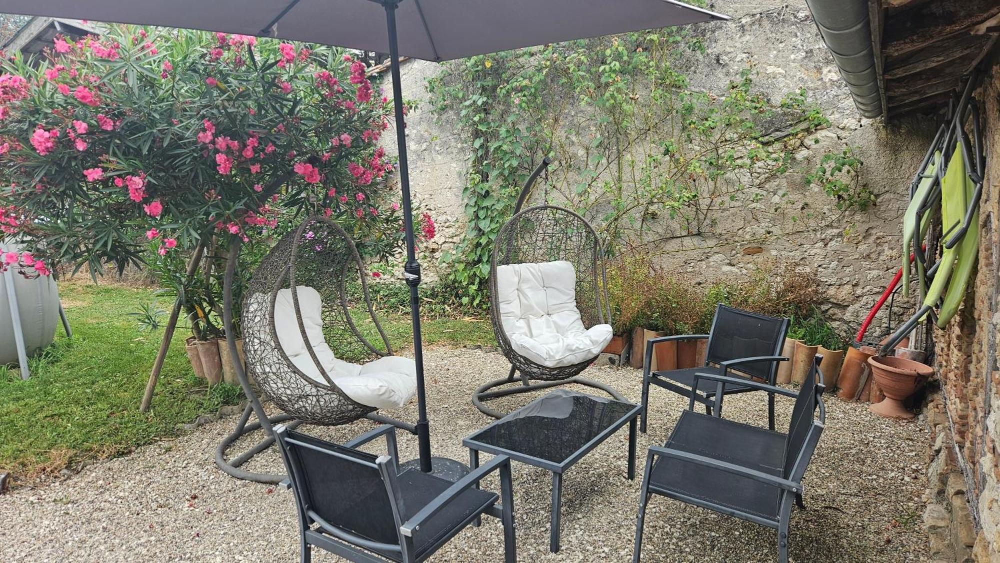 Les Deux Chênes Acomodação com café da manhã Le Fleix Exterior foto
