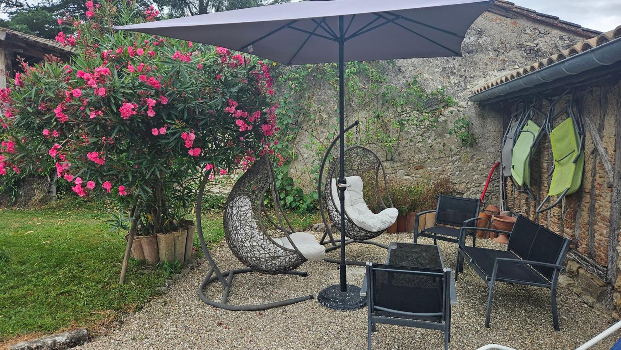 Les Deux Chênes Acomodação com café da manhã Le Fleix Exterior foto